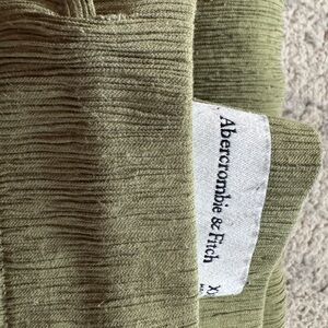 Abercrombie & Fitch Olive Cropped Pants